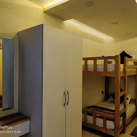G Vibes Guest House อัครา ภายนอก รูปภาพ