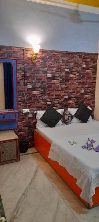 G Vibes Guest House อัครา ภายนอก รูปภาพ